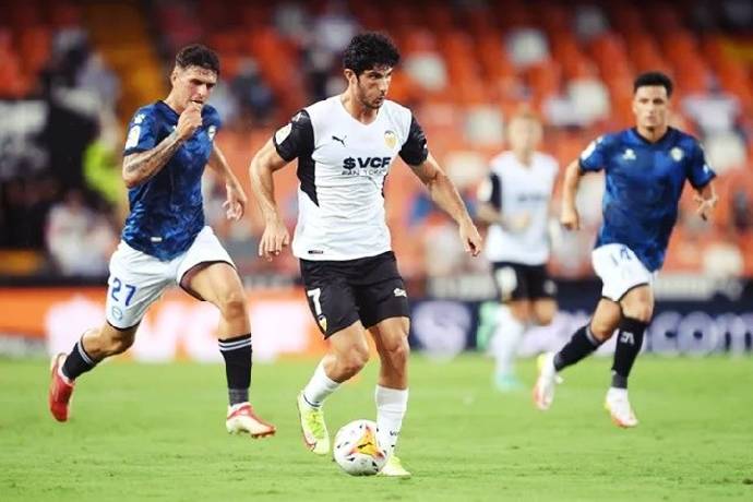 Soi kèo góc Alaves vs Valencia, 00h00 ngày 15/5